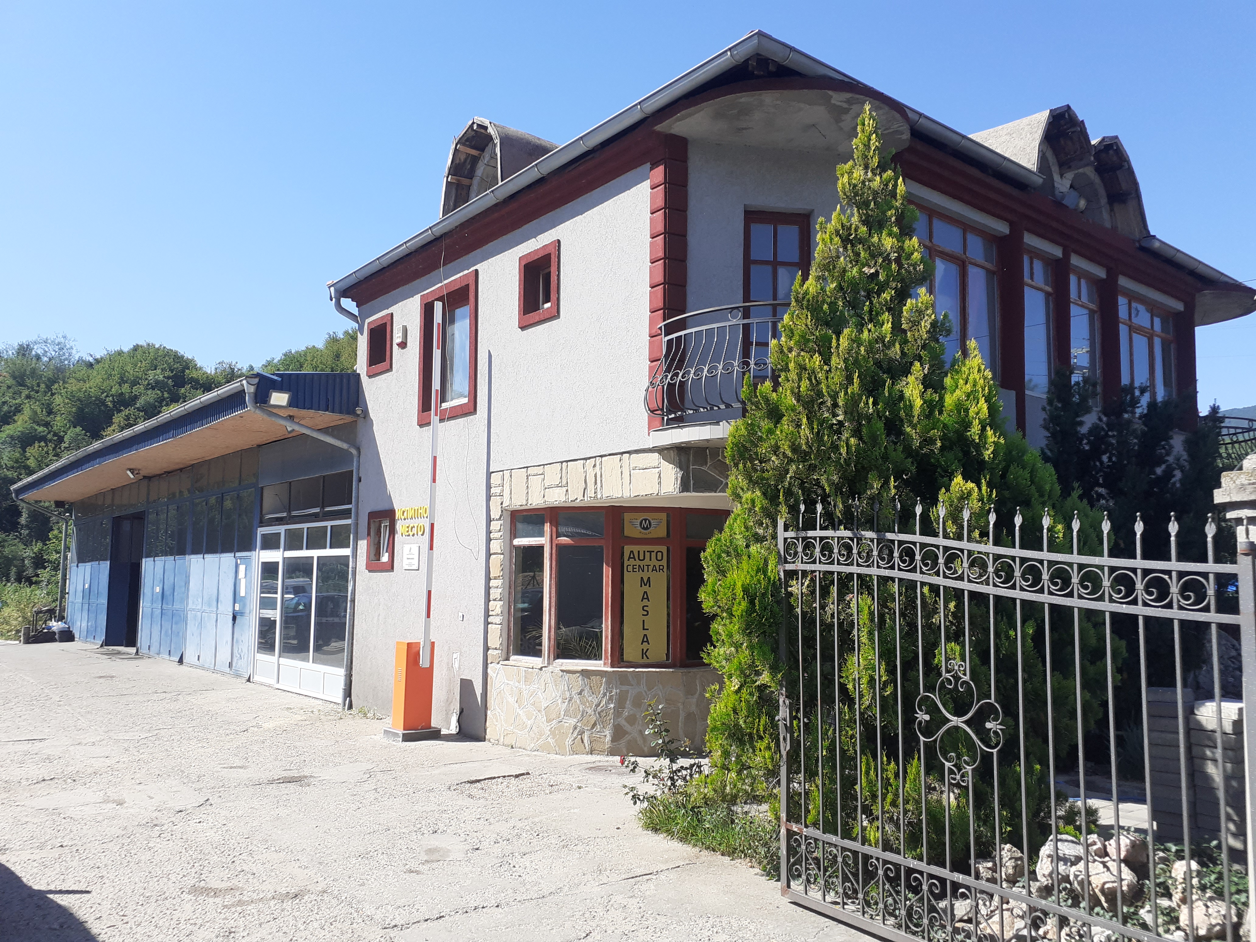 AUTO CENTAR MASLAK